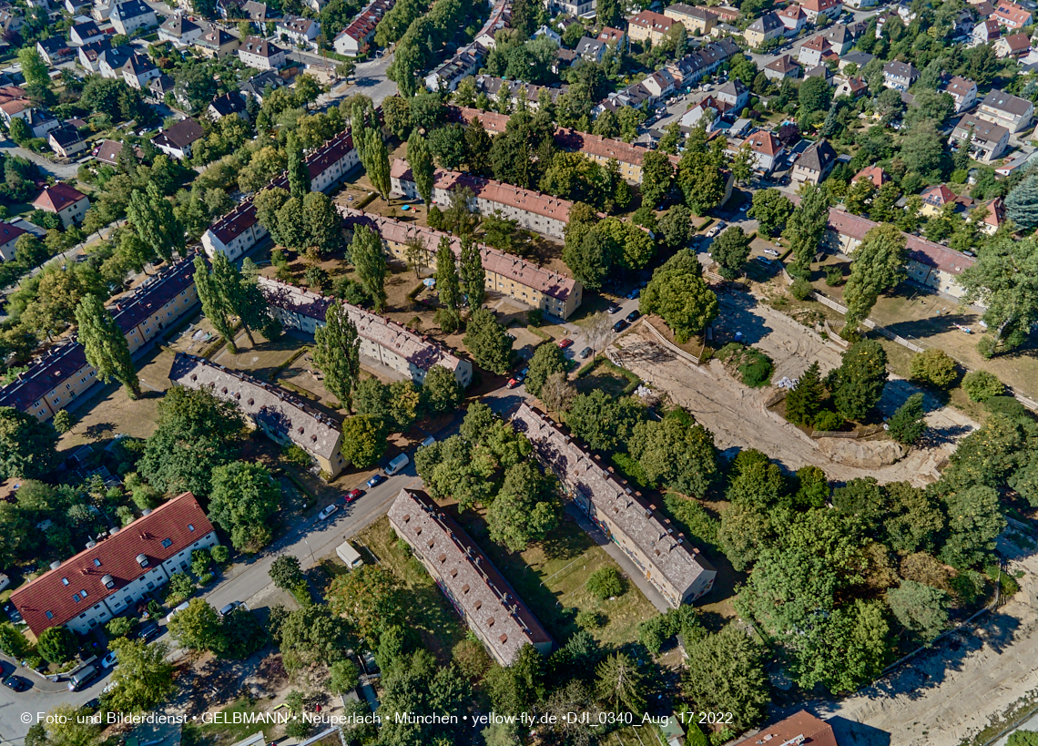 17.08.2022 - Luftbilder von der Baustelle Maikäfersiedlung in Berg am Laim